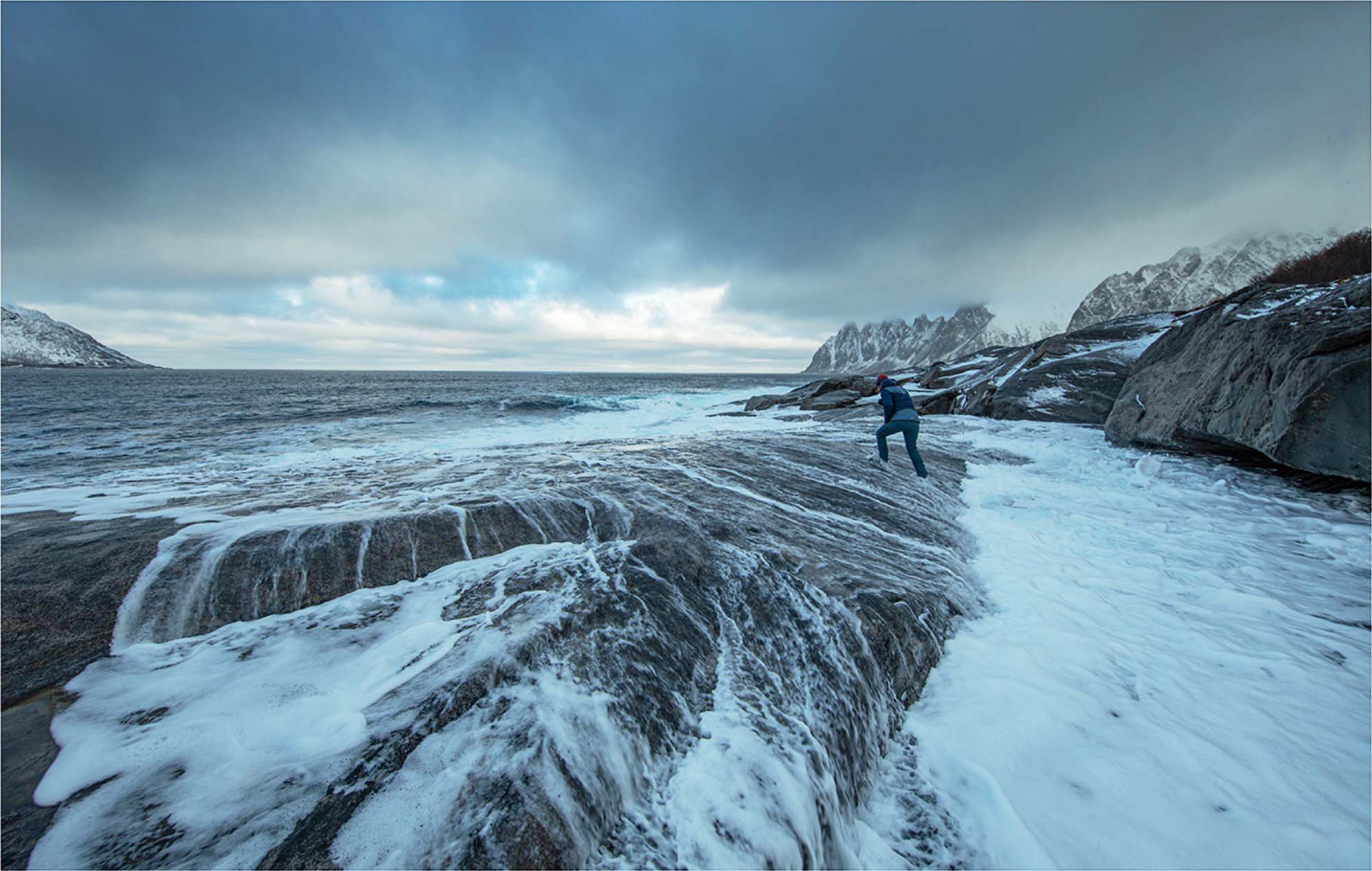 2020-4-9-OH-Robert Schwendemann- Norwegen Die Welle bei den Teufelszähnen Tungeneset