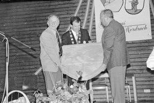 2020-5-13-15-NO-Niedernai-Feier-Wappen-Mai-2000-Nr24