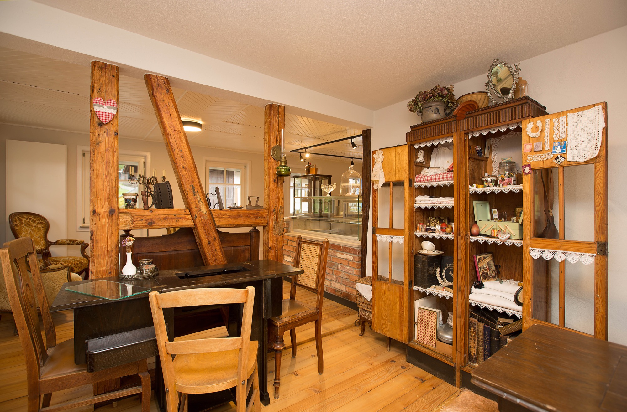 2020-6-9-NO-kal- s Blaue Hus KollektivzzvkMG8A4493b