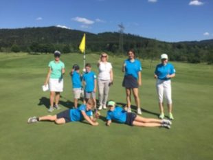 Acht Kinder hatten großen Spaß beim 1. Jugend-Golfturnier