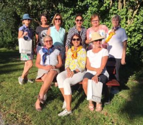 Damen spielen erstes Eclectic-Turnier