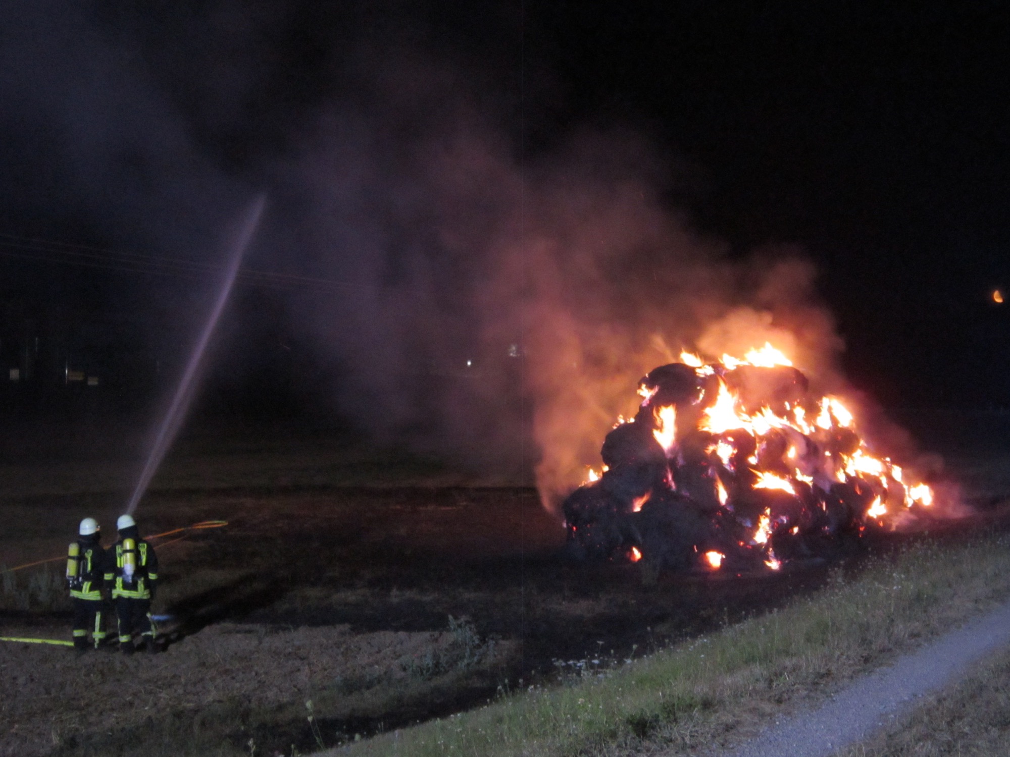 2020-8-12-BI-Katharina Boni-Erneuter Strohballen Brand-IMG_3374