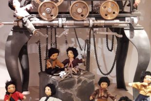 2020-8-5-NO- mnb- Wiedereröffnung Puppenmuseum Turmuhr