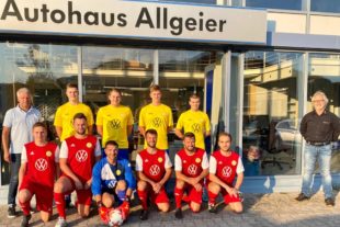2020-9-14-BI-Hans-Peter Kahn- Trikotübergabe Autohaus Allgeier-FVB-IMG-20200911-WA0009