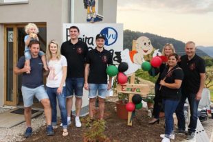 2020-9-16-ZE-UH-Eckwaldhexen-Storch für Tochter Emira Behrens-Bianca_Hexenbesen2