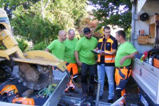 2020-9-9-ZE-Manfred Oestreich- Lehmann-Sträucher-Bäume und Artisten-Riesli Story-Lehmann Markus 200719 g