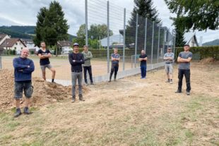 2020-10-1-ZE-Uh-cw-FVU_Spielplatz