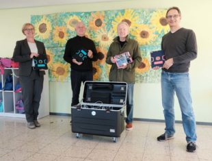 Lions und Förderverein finanzieren Schutzhüllen für Grundschul-Tablets