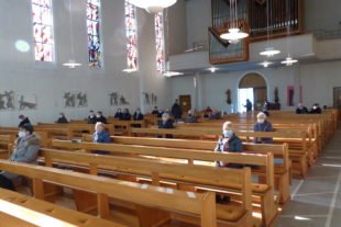 2020-11-16-BI-bia-Volkstrauertag-Kirche 1