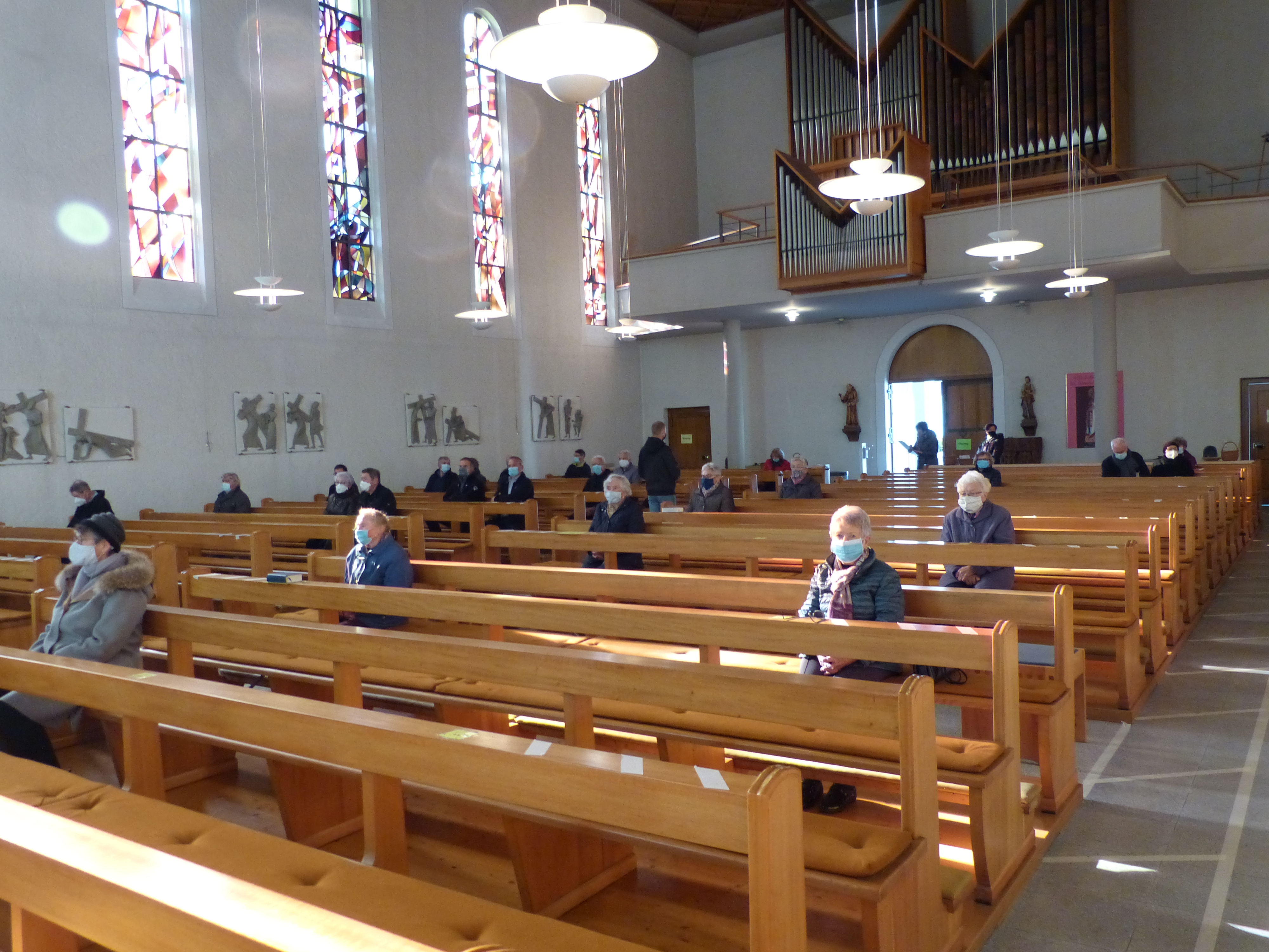 2020-11-16-BI-bia-Volkstrauertag-Kirche 1