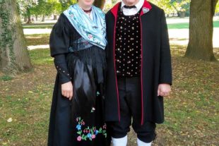 2020-12-21-NO-bia-Luitgard Bieser-Ehepaar Bieser in Tracht