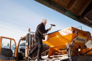 2021-1-18-OH-kal-Thomas Furtwengler-Schneeräumen-vMG8A7155b