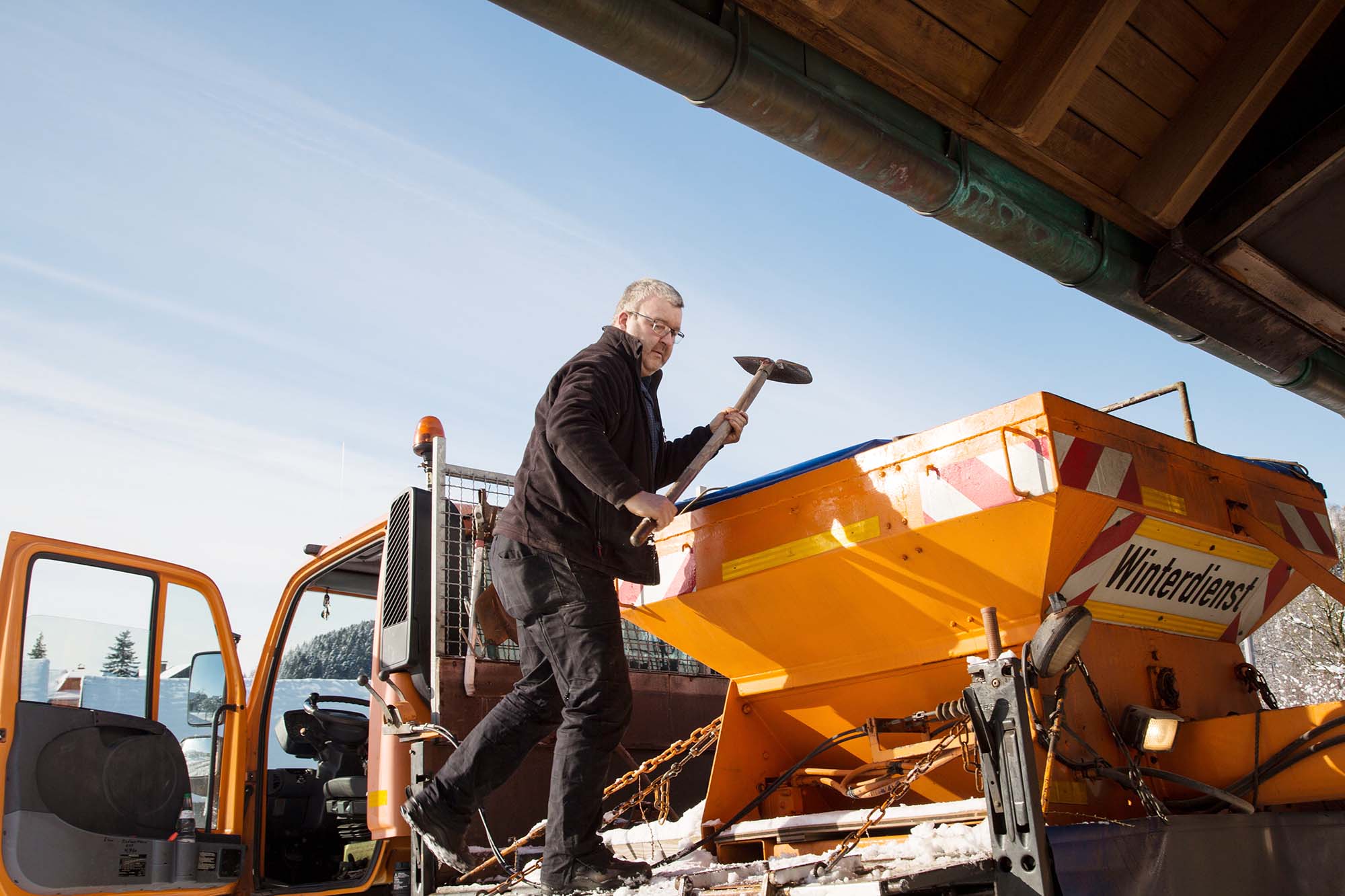 2021-1-18-OH-kal-Thomas Furtwengler-Schneeräumen-vMG8A7155b