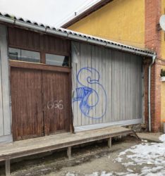 Ungewollte Kunst am Bahnhofsschuppen