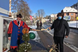 2021-2-17-NO-privat-Narrenzunft-Übergabe Schlüssel