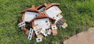 Schilder weg, Sitzgruppe kaputt