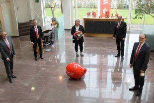 2021-4-19-OH-Unternehmen-Sparkasse-Jürgen Schmider (von links), Carlo Carosi, Anette Fleu, Martin Seidel und Sebastian Lebek