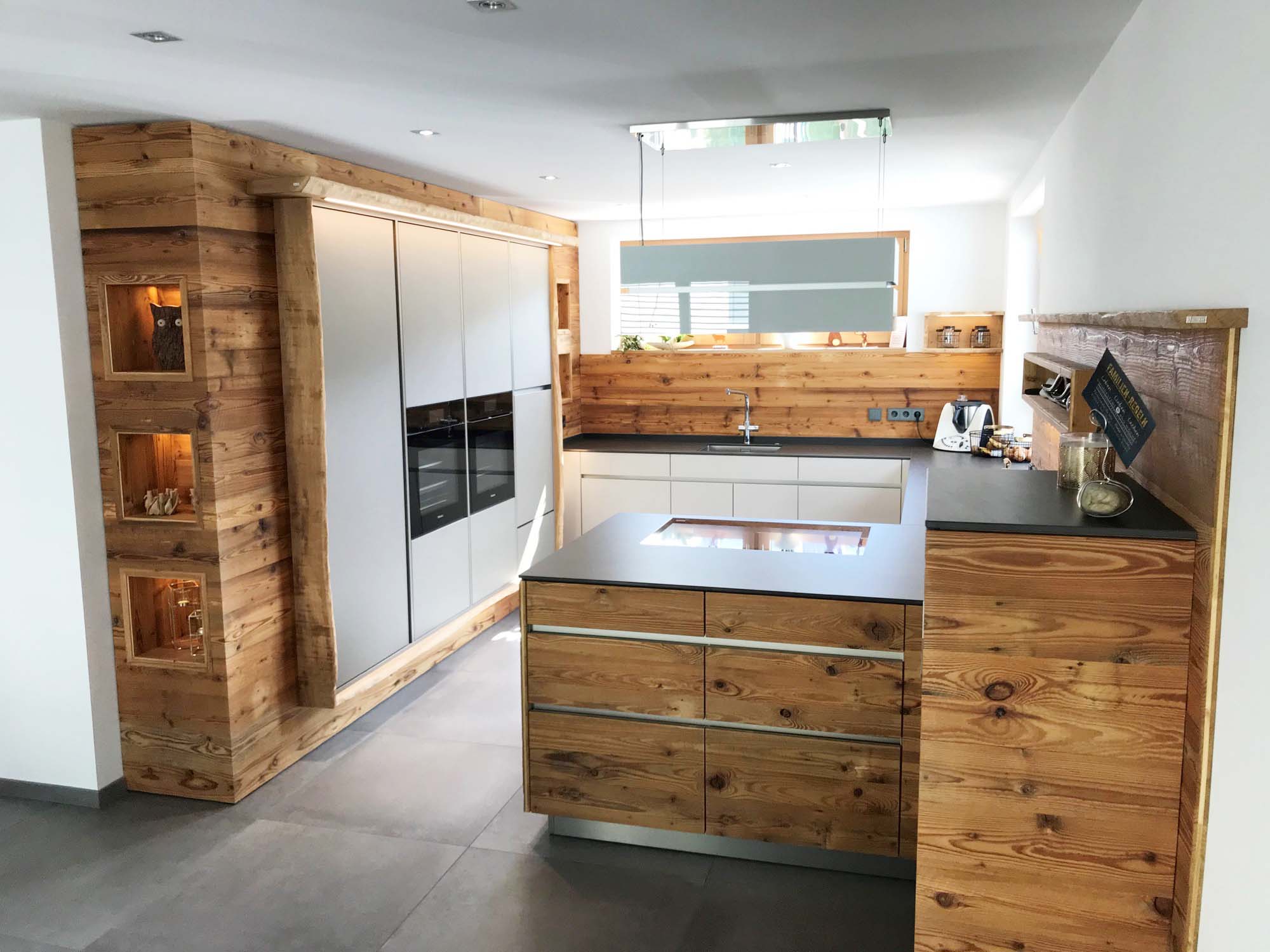 2021-4-23-BI-Unternehmen-Küchen-Eble-Küche SDJ