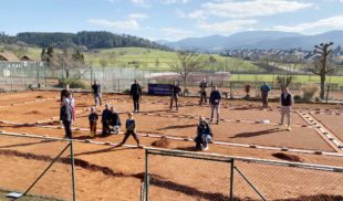Tennisclub Zell führt aufwendige Platzsanierung in Eigenregie durch