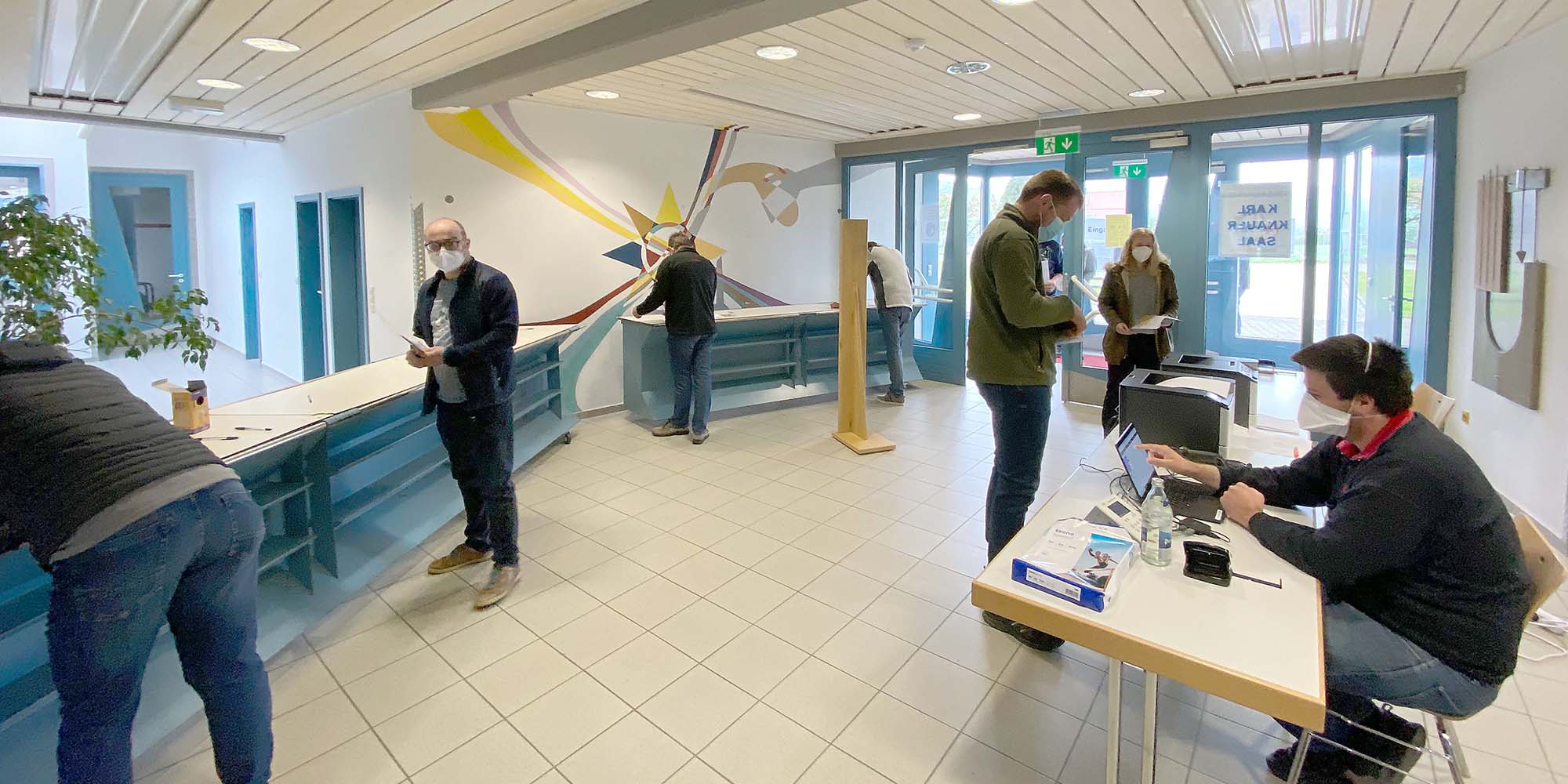 2021-5-10-Harmersbachtal-Florian Lehmann- Helfer werden geimpft-IMG_9079