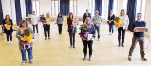 Stadt ehrt 19 Mitarbeiter mit 445 Dienstjahren