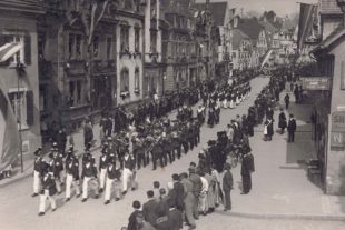 2021-8-16-ZE-UH-Patrick Friedmann-Repro-Geschichte Musikverein Unterharmersbach-1932_04_17_ Schützenfest_in_Zell