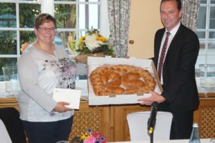 2021-8-2-OH-bia-Landfrauen-und-HB Präsentübergabe Weith Armbruster