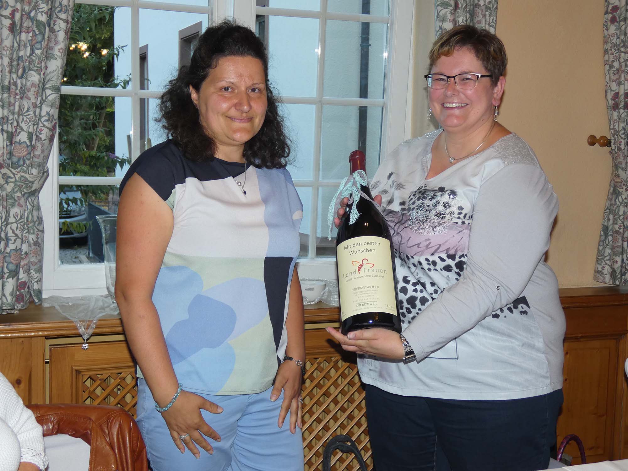 2021-8-2-OH-bia-Landfrauen-und-HB Riesenflasche Irmgard_Magdalena