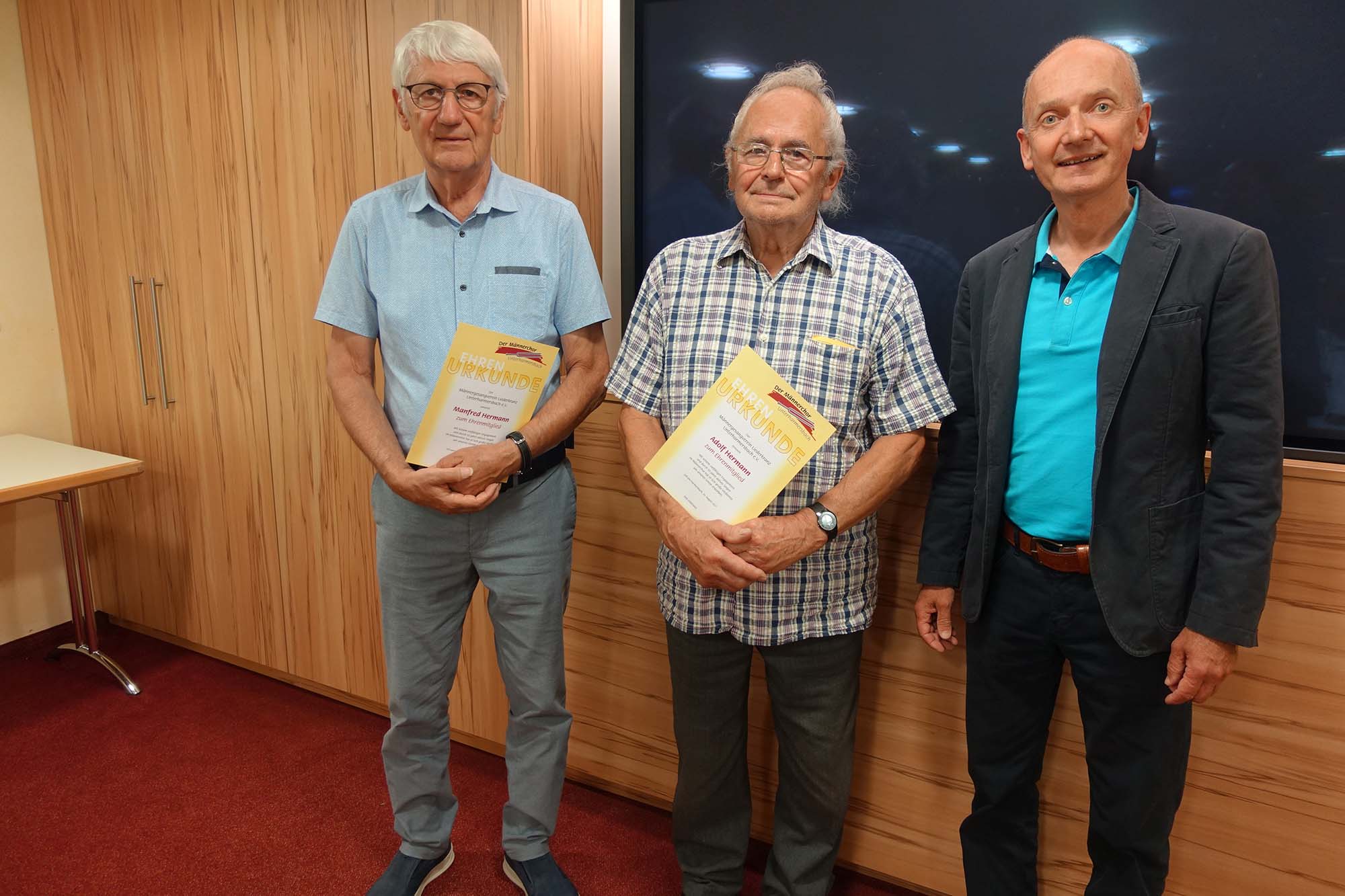 2021-8-27-ZE-UH-hpw-Männerchor Ehrungen-DSC05288