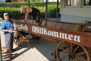 2021-8-4-ZE-UE-Regina Pfaff-Förderverein-Leiterwagen-20210721_155629