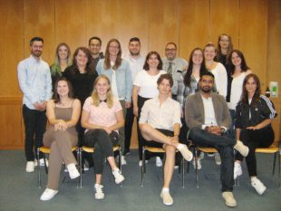 16 Schüler schließen Ausbildung zum Jugend- und Heimerzieher ab