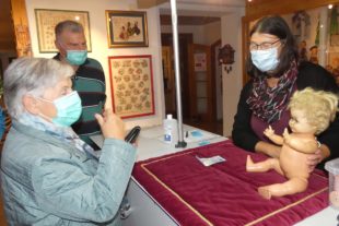 2021-9-1-NO-bia-Puppenmuseum-u-Abholung_Puppe für Urenkel-P1010336