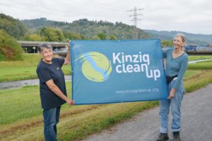 Auch bei uns liegt Müll in der Landschaft