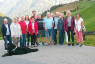 2021-9-17-NO-DAV-Lechtal-Gruppe vor dem Edelweiss-Haus-SAM_2406