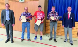 Nikolaus Lehmann für 100-maliges Blutspenden geehrt