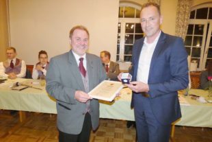 2021-9-27-OH-bia-Miliz- und Trachtenkapelle-u-SP Ehrung Silbermünze HJ Rauber_Richard Weith