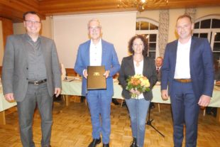 2021-9-27-OH-bia-Miliz- und Trachtenkapelle-u-SP Ehrungen Landesehrennadel Schebesta, Siegfried Rappenecker und Frau, Richard Weith