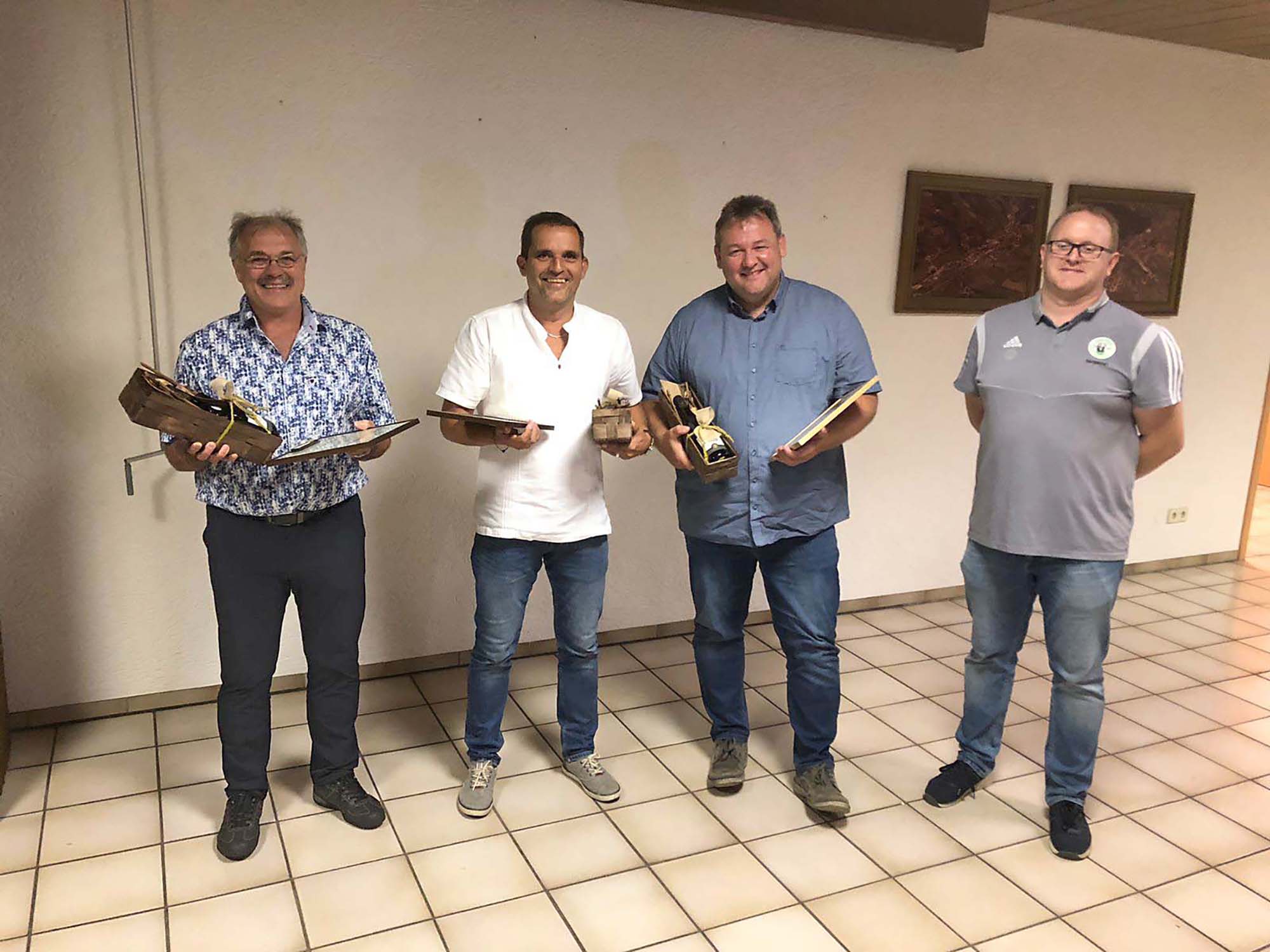 2021-9-8-OH-dh-SVO-Generalversammlung-2021_GV_Ehrung_goldene_Vereinsnadel