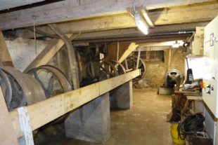 2021-9-8-ZE-UIH-bia-Rösslemühle-u-SP historisches Antriebsgestänge