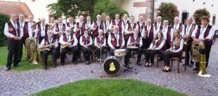 Blaskapelle »Original Geroldsecker Musikanten«: Gottesdienst und Platzkonzert