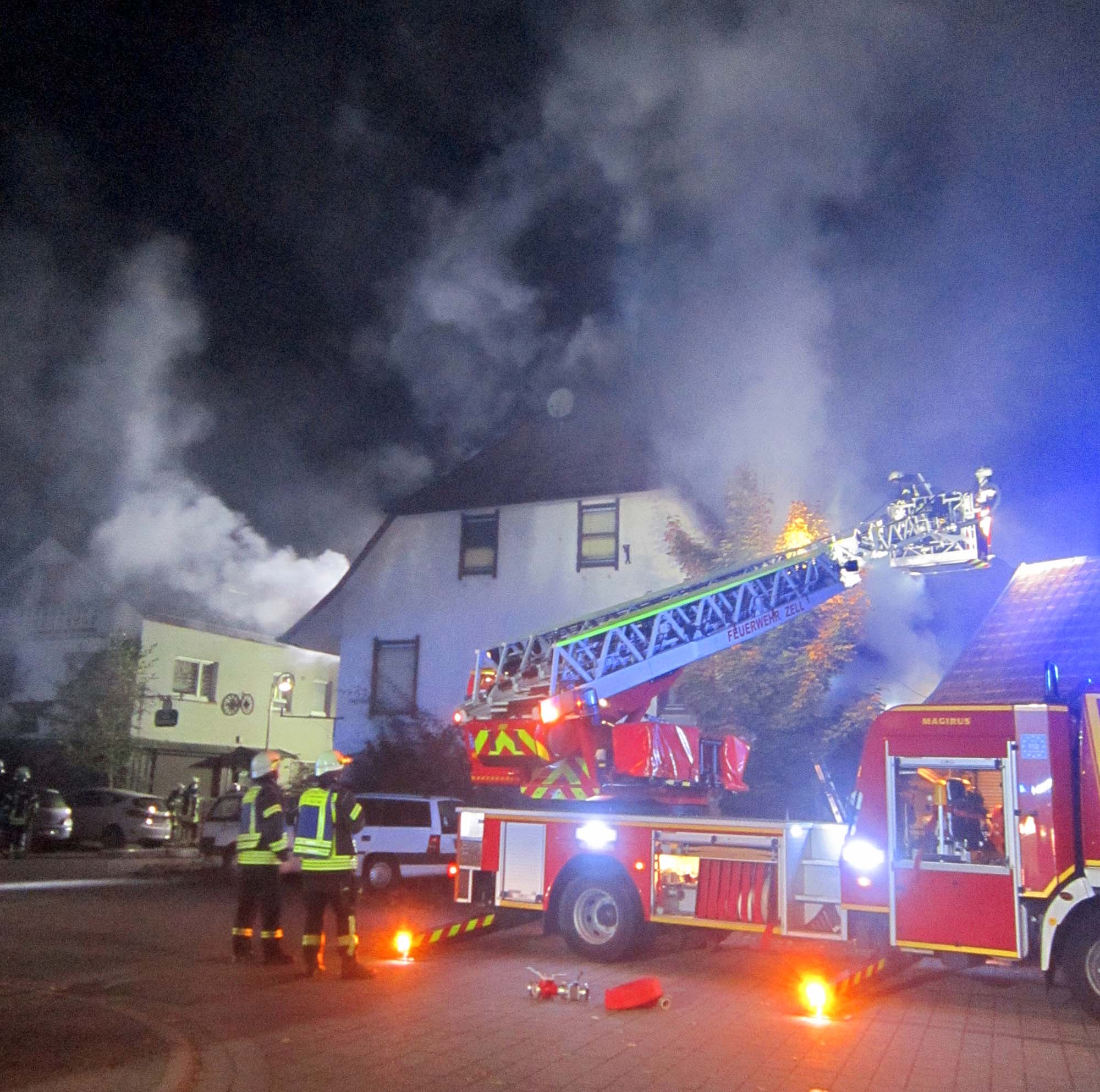 2021-10-20-BI-Katharina Boni-Gebäudebrand-FFW-IMG_3442