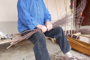 2021-10-20-ZE-UH-bia-Besenbinden Ludwig Schwarz-u-Ludwig Schwarz