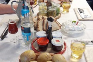 2021-10-27-NO-Tourist-Info-Pfifferle Zäzel-Herz was begehrsch