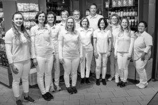 2021-10-29-ZE-UH-Unternehmen-Apotheke am Kurgarten-IMG_2963_Bild ist grau