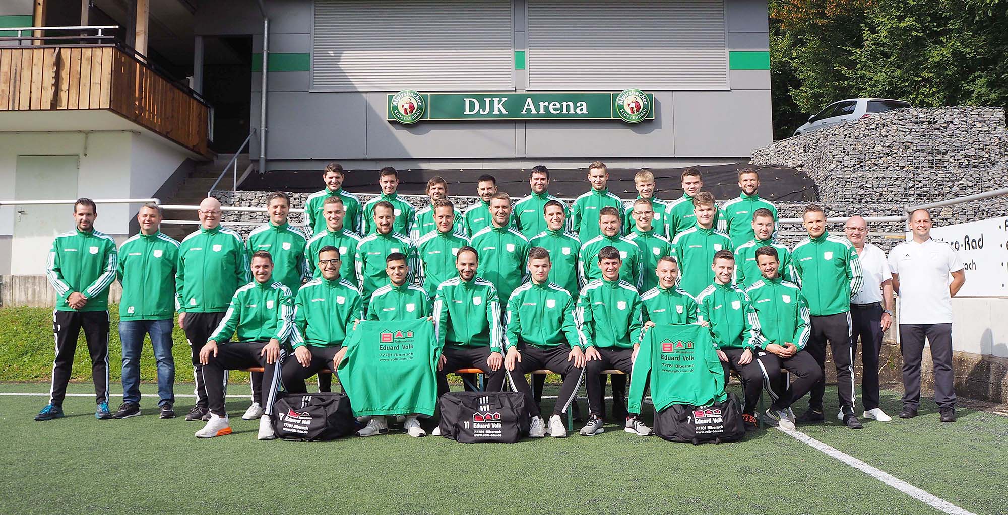 2021-10-6-BI-PR-Helmut Christ-DJK Präsentationsanzüge-sept 21 Präsentationsanzug Fa. Volk