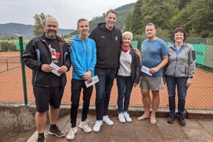 2021-10-8-BI-Veronika Grimm-TCB Saisonabschluss-Bild 2 Vorstand-u-Preisträger