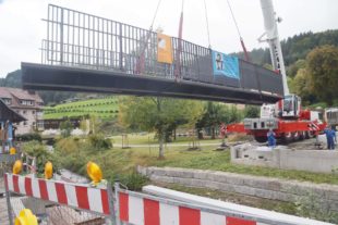 Neue Brücke im Dorf