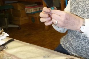 2021-11-22-ZE-UH-bia-Blumtritt Hutschmuck-SP Gamsbart Ausschnitt 3