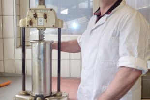 2021-11-26-OH-bia-Markus Schwarz-und-Wurstspritze von Oma 2