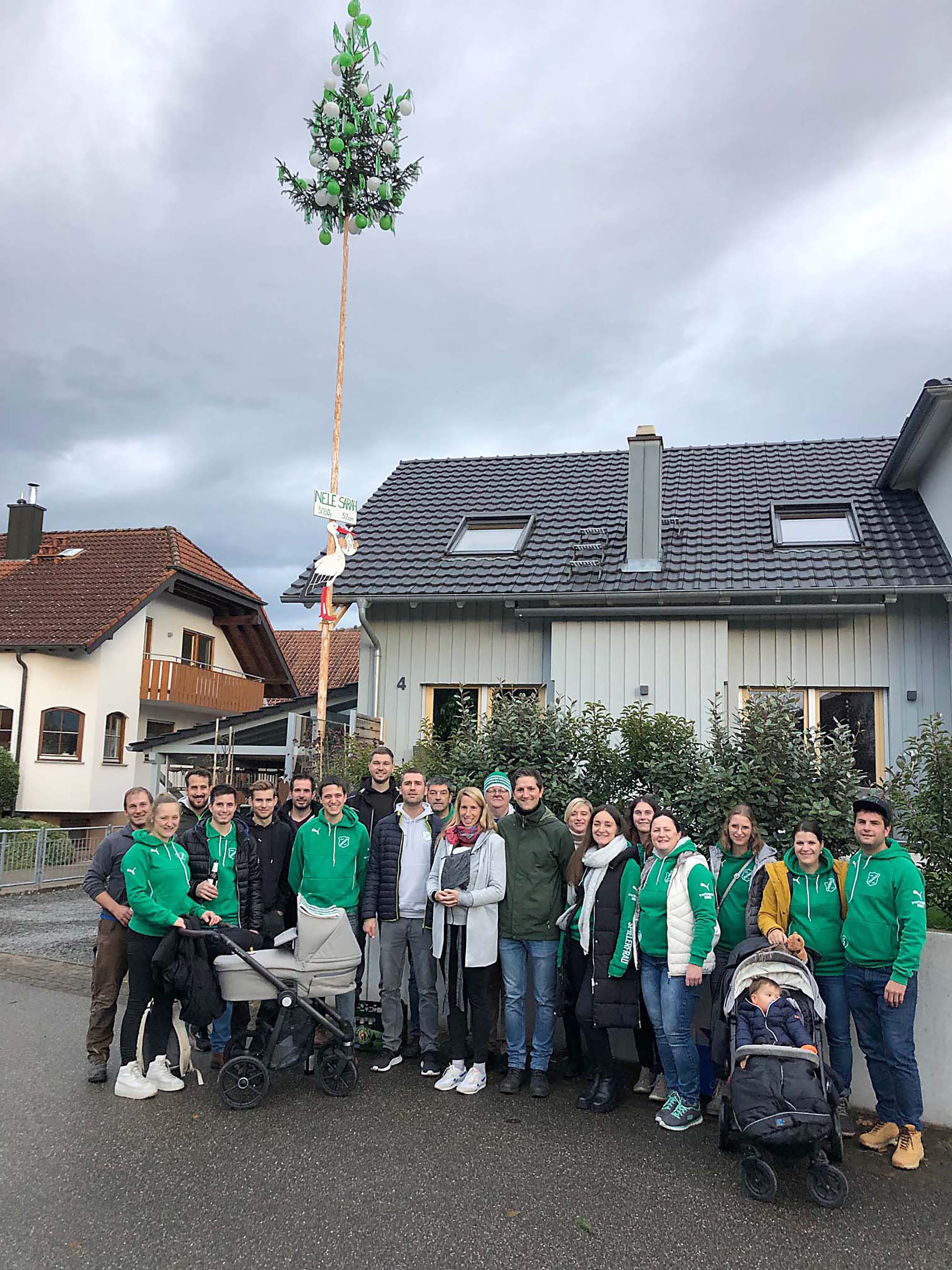 2021-11-3-BI-PB-hc- Okt 21 Maibaum für Nele Schilli